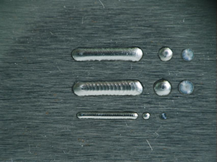 <a href='http://www.505876.com/product/3.htm' class='text_a'>模具激光焊機</a>修復(fù)鏡面模具效果